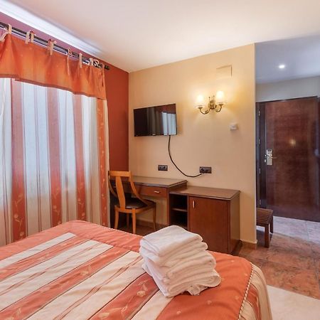 Hotel Puerta De Javalambre La Puebla De Valverde Eksteriør bilde